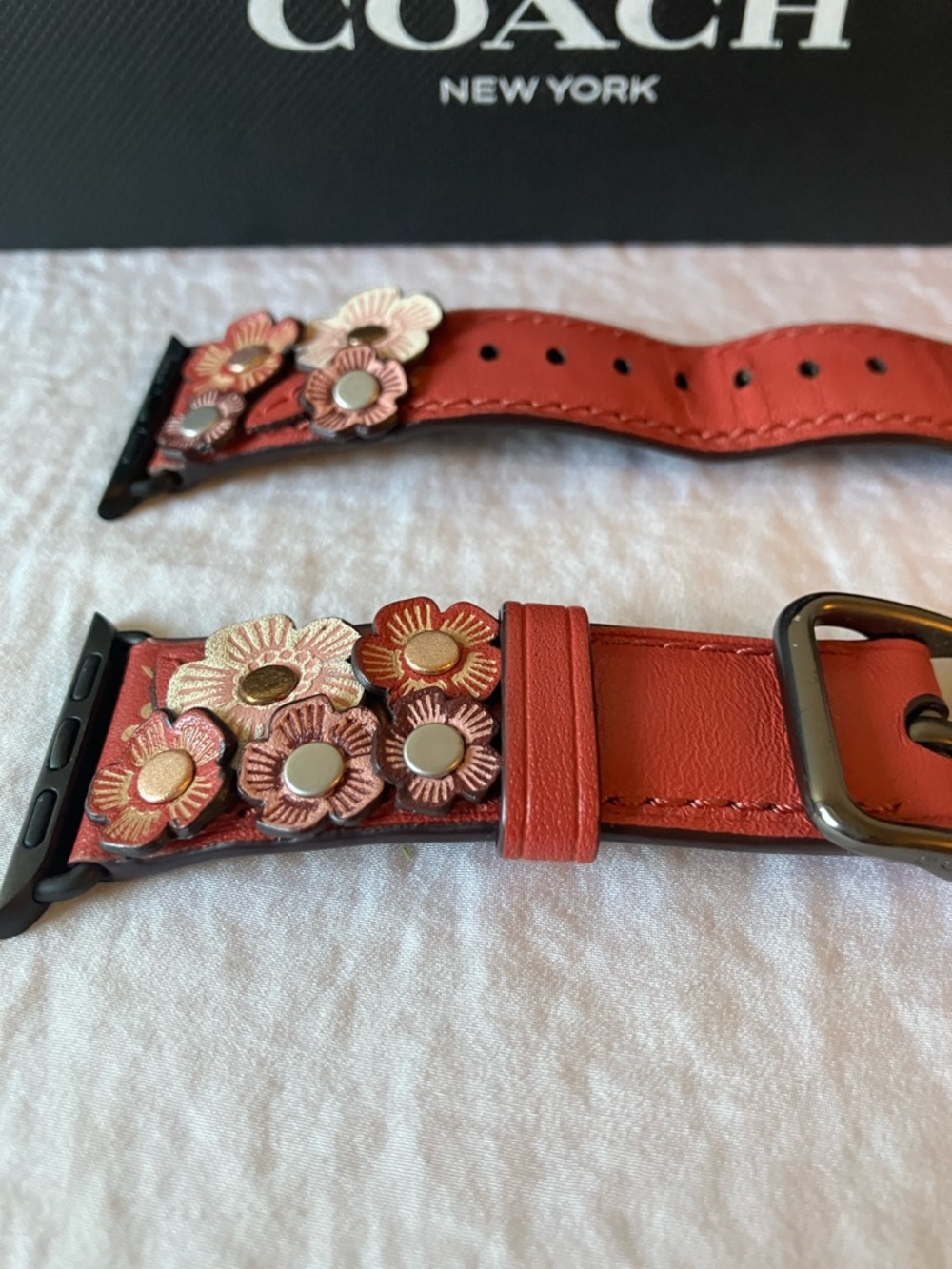 Coach: 2016 Red Leather Tea Rose Appliqué Apple Watch Band- 38mm-40mm- IOB - Picture 4 of 15
